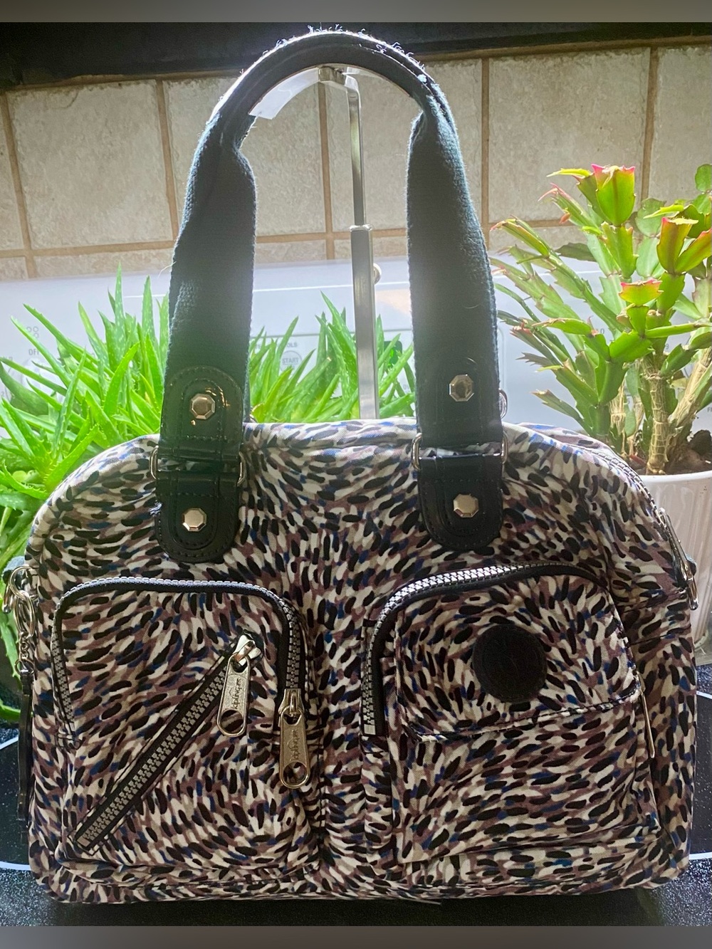 Kipling Defea medium handbag/shoulder bag multicolored abstract swirl pattern